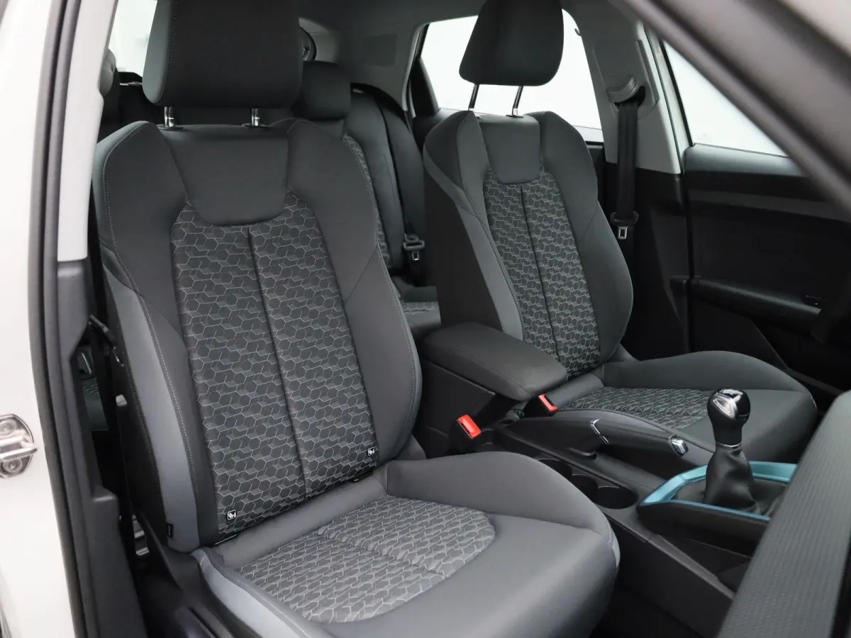 30 TFSI 110 PK | S-line | Apple Carplay | Android Auto | Stoelverwarming | Climate Control | Cruise Control | Lichtmetalen velgen |