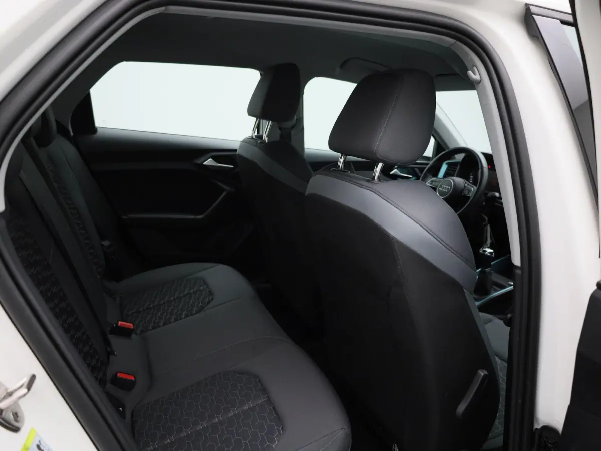 30 TFSI 110 PK | S-line | Apple Carplay | Android Auto | Stoelverwarming | Climate Control | Cruise Control | Lichtmetalen velgen |