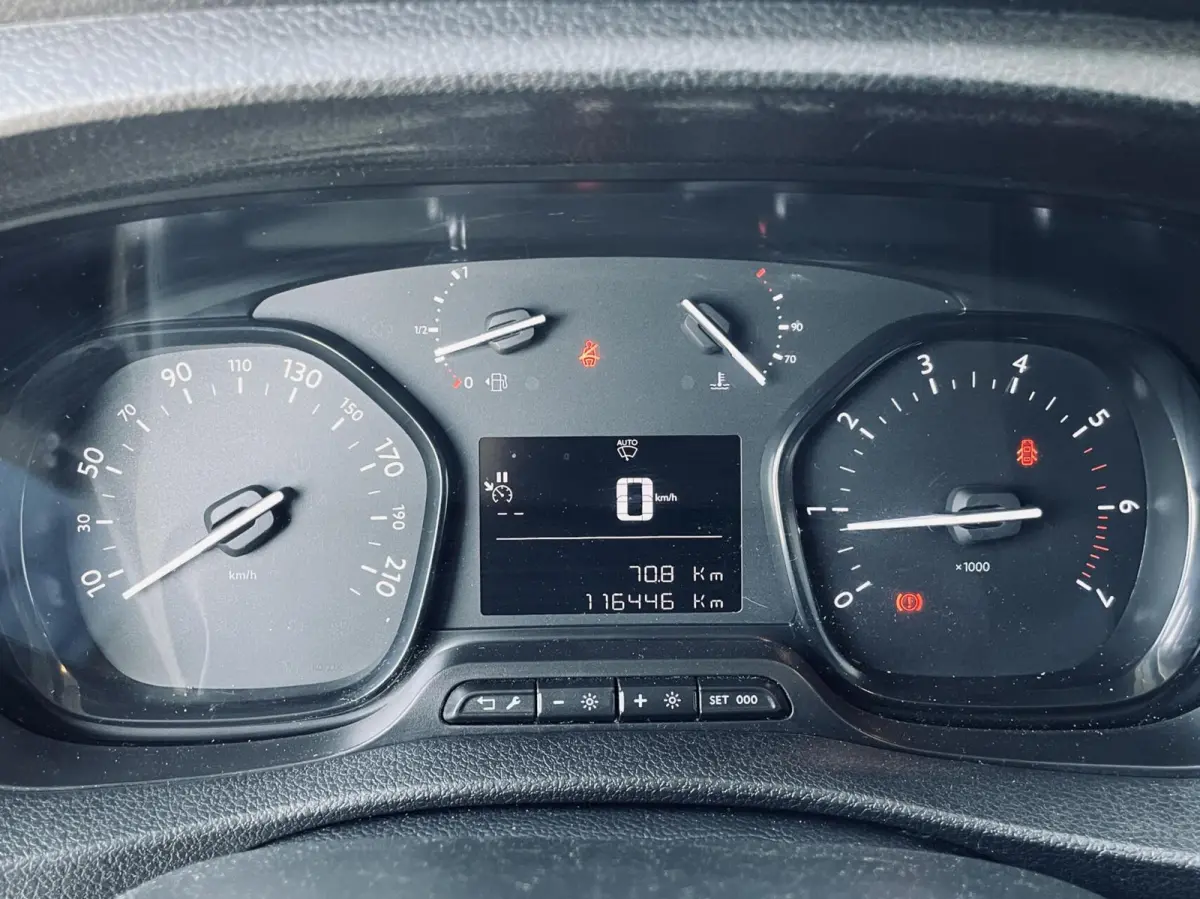 Bestel 2.0 BlueHDI 145 Standard Premium
