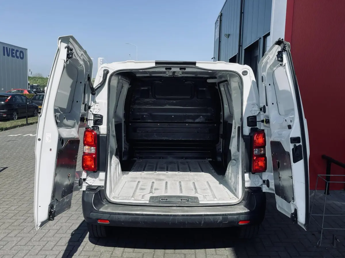 Bestel 2.0 BlueHDI 145 Standard Premium