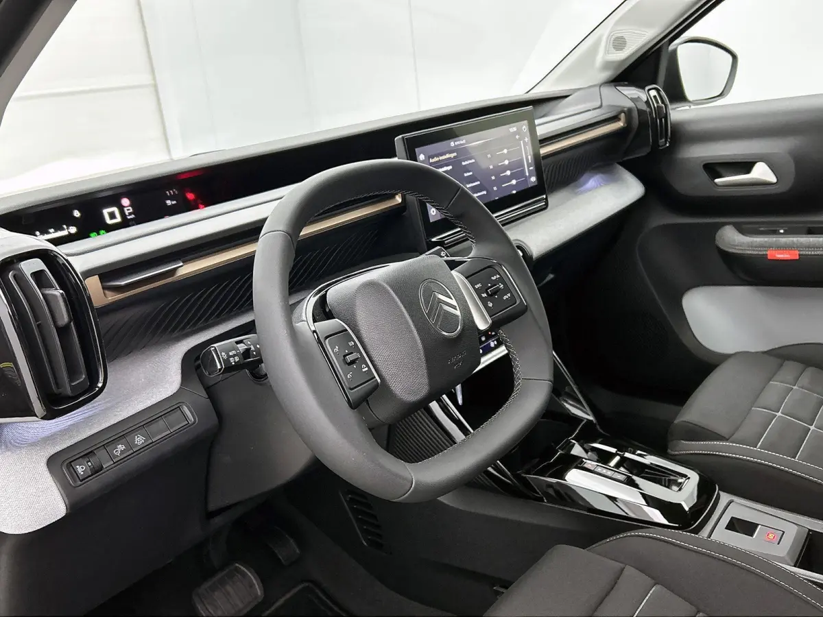 SUV Plus Hybrid 145pk Automaat | Zeer lage kilometerstand! | Navigatie via draadloze Apple Carplay / Android Auto | Achteruitrijcamera | Climate Control | Cruise Control | Parkeersensoren | 