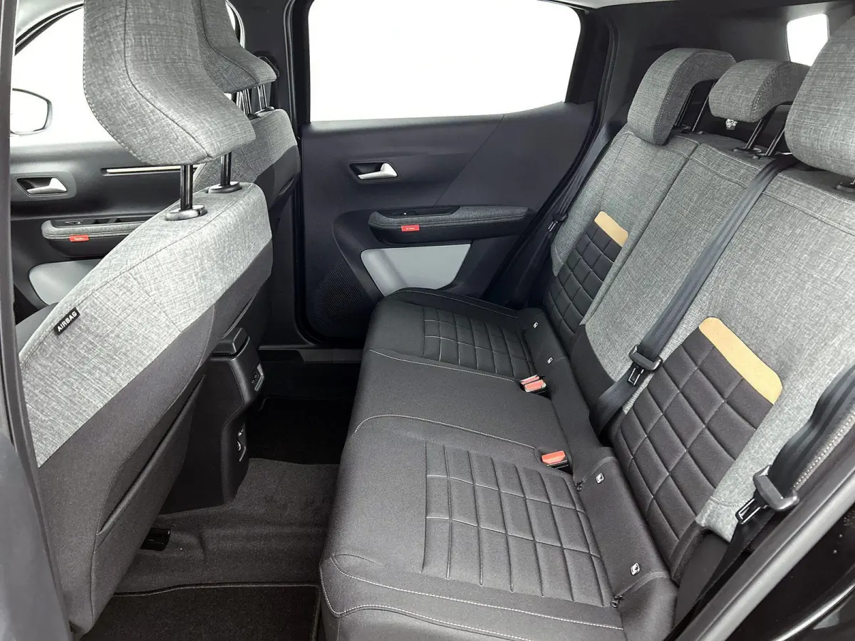 SUV Plus Hybrid 145pk Automaat | Zeer lage kilometerstand! | Navigatie via draadloze Apple Carplay / Android Auto | Achteruitrijcamera | Climate Control | Cruise Control | Parkeersensoren | 