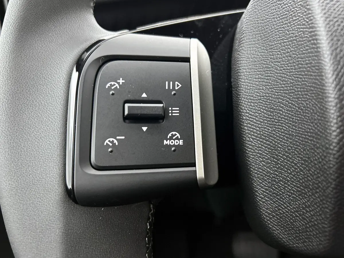SUV Plus Hybrid 145pk Automaat | Zeer lage kilometerstand! | Navigatie via draadloze Apple Carplay / Android Auto | Achteruitrijcamera | Climate Control | Cruise Control | Parkeersensoren | 