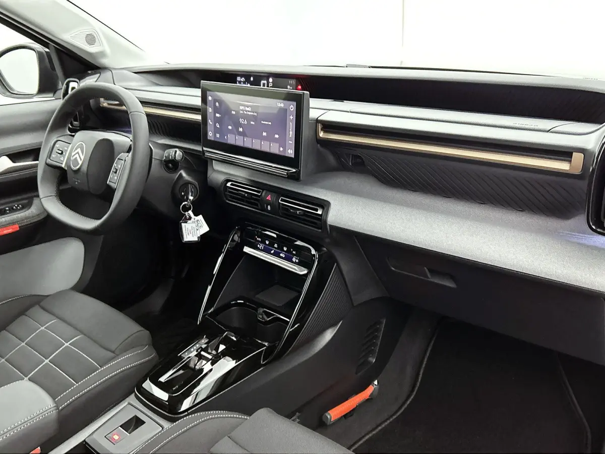SUV Plus Hybrid 145pk Automaat | Zeer lage kilometerstand! | Navigatie via draadloze Apple Carplay / Android Auto | Achteruitrijcamera | Climate Control | Cruise Control | Parkeersensoren | 