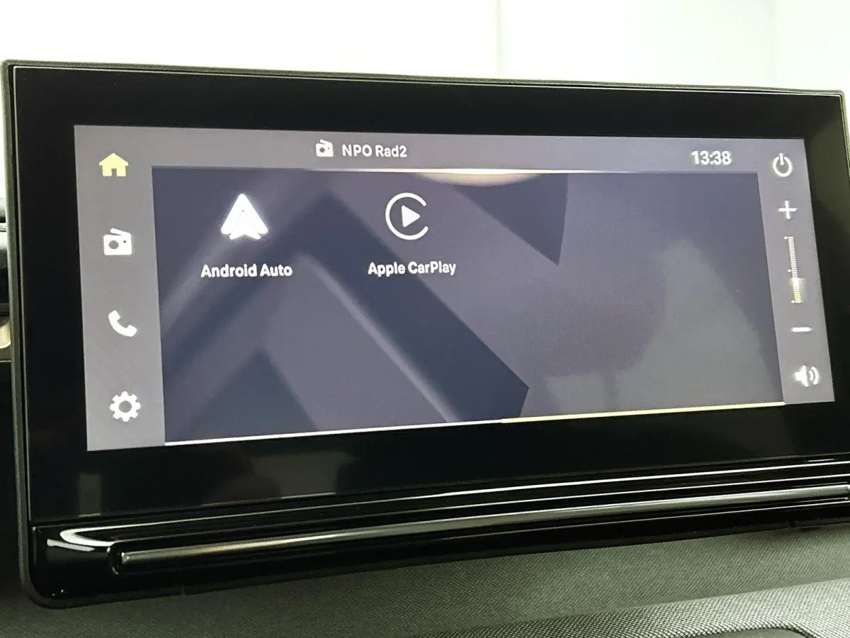 SUV Plus Hybrid 145pk Automaat | Zeer lage kilometerstand! | Navigatie via draadloze Apple Carplay / Android Auto | Achteruitrijcamera | Climate Control | Cruise Control | Parkeersensoren | 