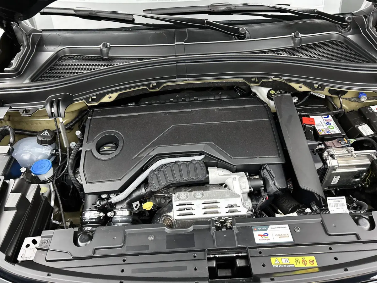 SUV Plus Hybrid 145pk Automaat | Zeer lage kilometerstand! | Navigatie via draadloze Apple Carplay / Android Auto | Achteruitrijcamera | Climate Control | Cruise Control | Parkeersensoren | 