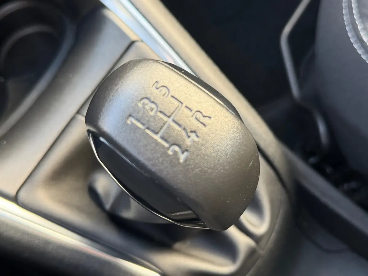 1.2 PureTech Blue Lion |2e Eigenaar|Airco|Cruise|Navi|PDC|ElektrischeRamen|DealerOnderhouden|Apk tot 13-08-2026|