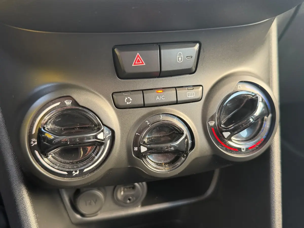 1.2 PureTech Blue Lion |2e Eigenaar|Airco|Cruise|Navi|PDC|ElektrischeRamen|DealerOnderhouden|Apk tot 13-08-2026|