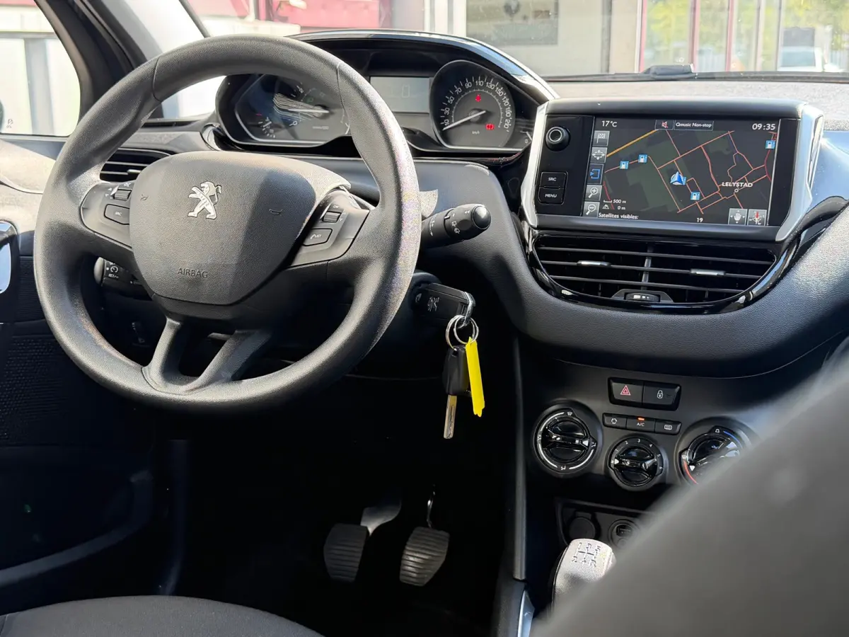 1.2 PureTech Blue Lion |2e Eigenaar|Airco|Cruise|Navi|PDC|ElektrischeRamen|DealerOnderhouden|Apk tot 13-08-2026|