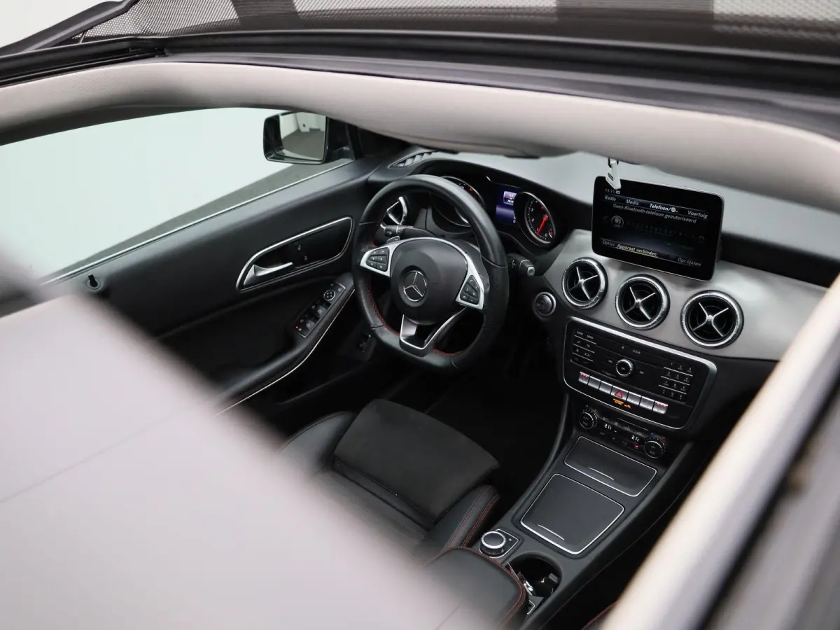 180 Business Solution AMG | Automaat | Panoramadak | Stoelverwarming | Camera  |