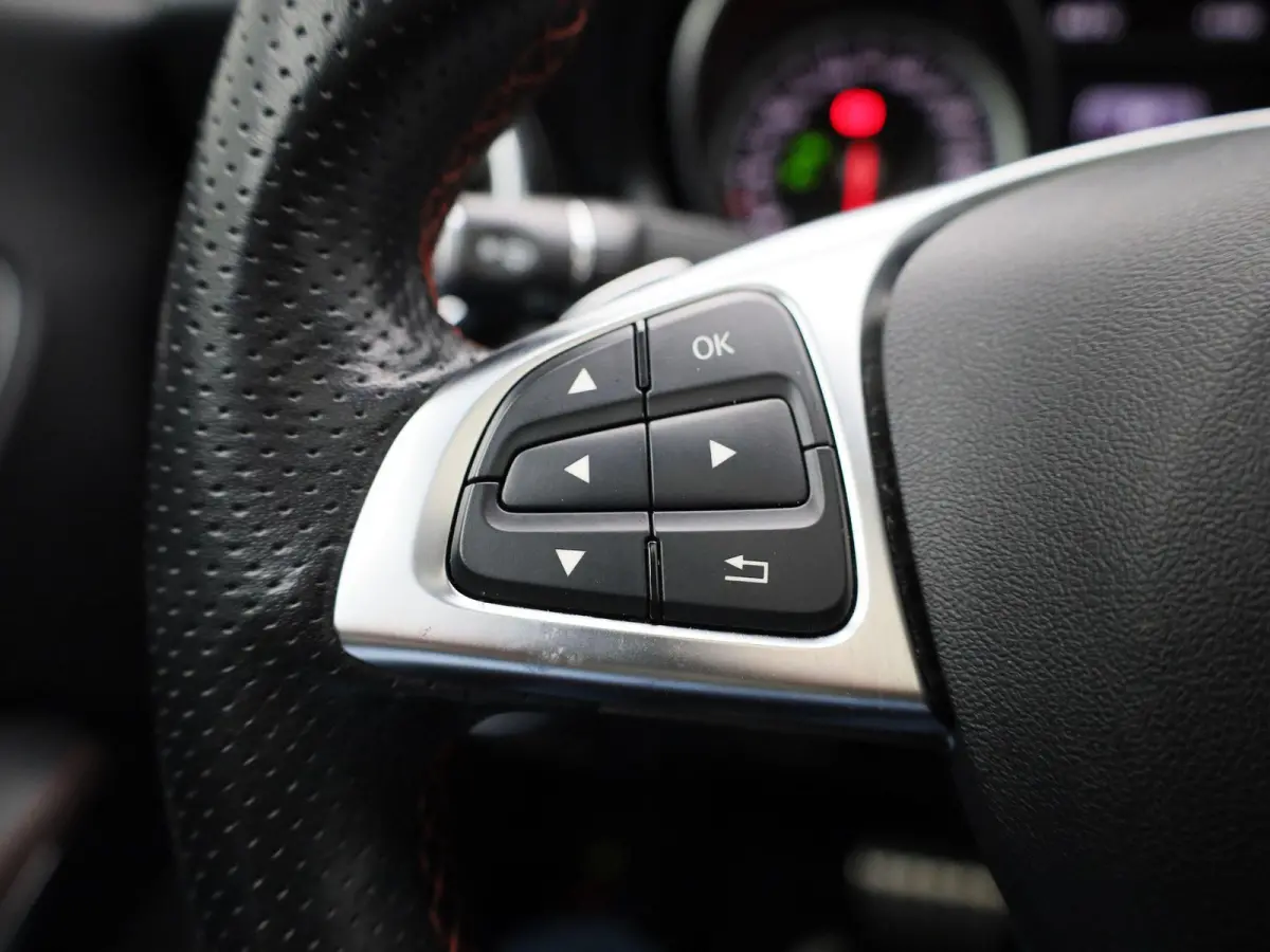 180 Business Solution AMG | Automaat | Panoramadak | Stoelverwarming | Camera  |