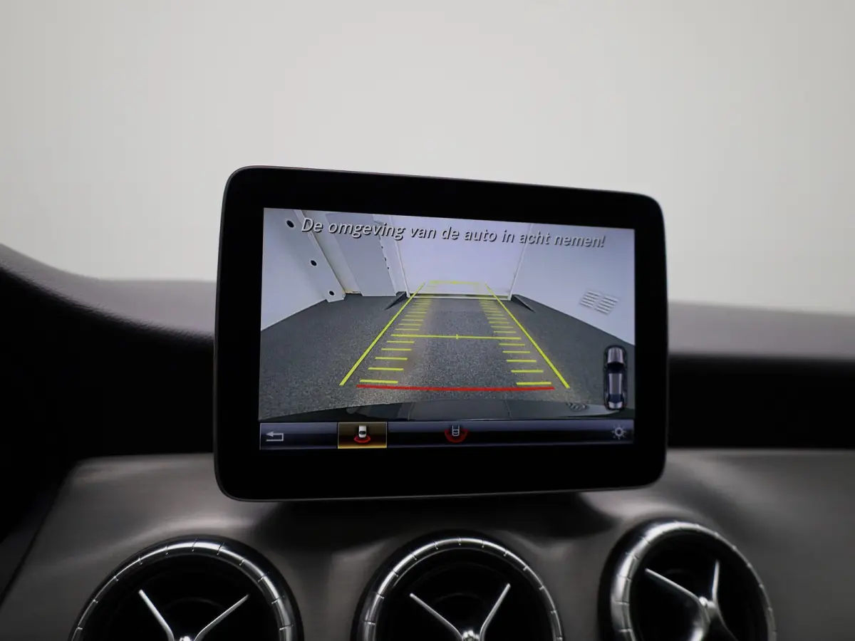 180 Business Solution AMG | Automaat | Panoramadak | Stoelverwarming | Camera  |