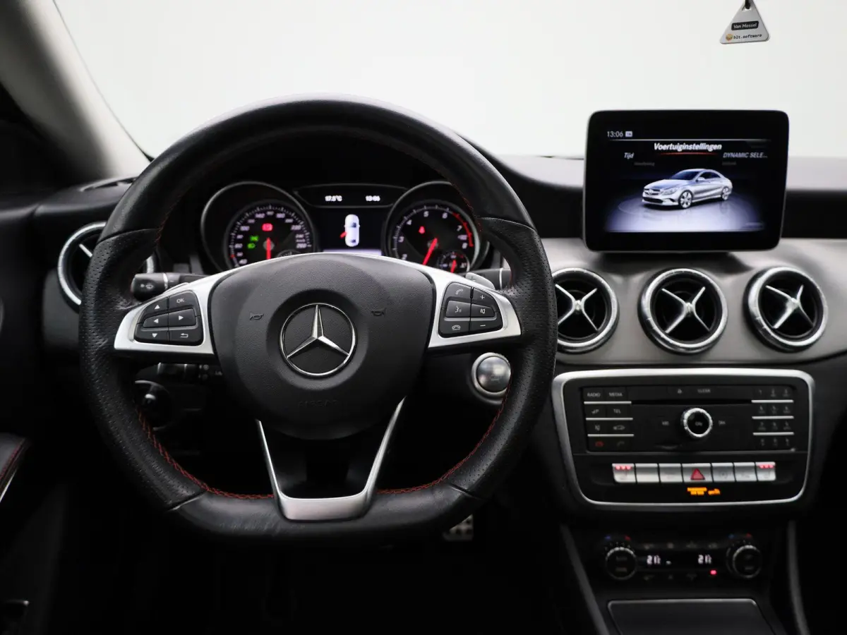 180 Business Solution AMG | Automaat | Panoramadak | Stoelverwarming | Camera  |