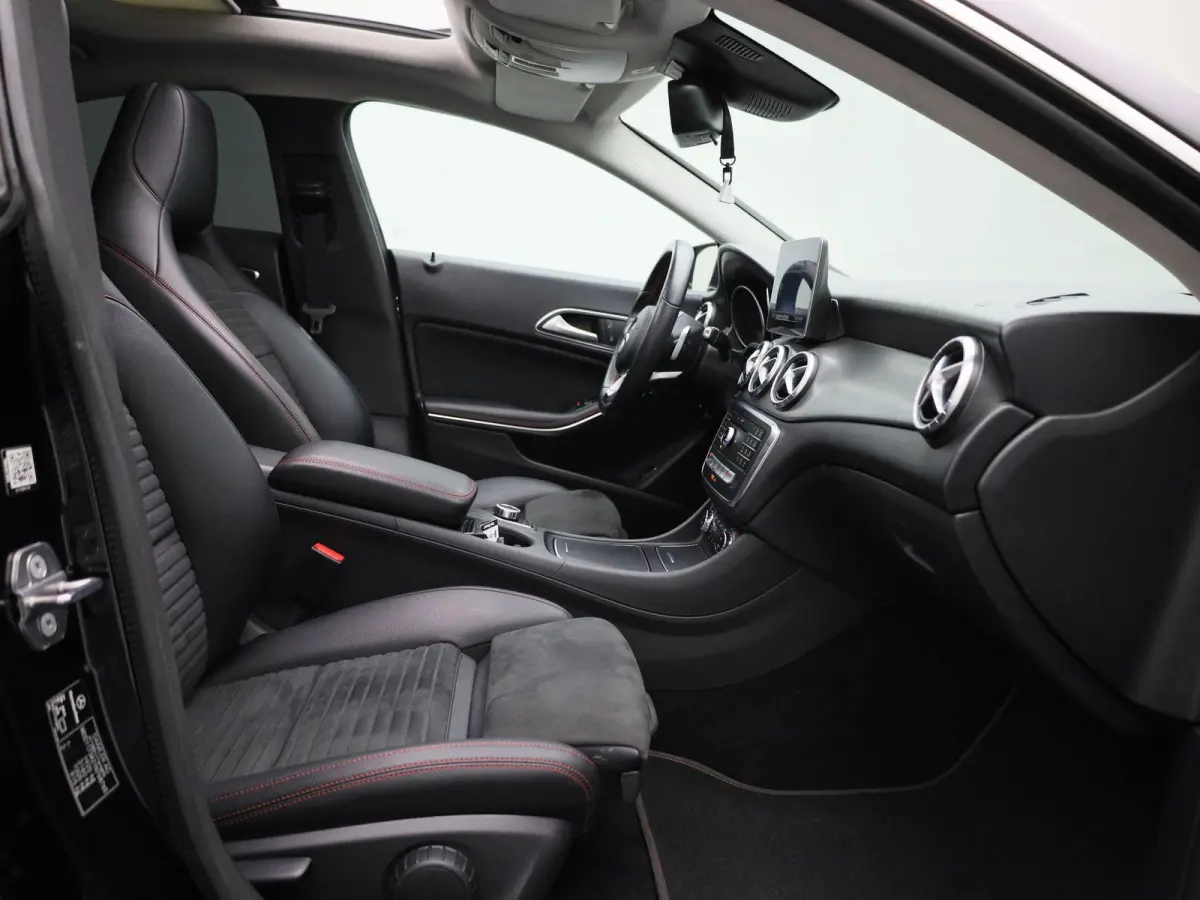 180 Business Solution AMG | Automaat | Panoramadak | Stoelverwarming | Camera  |