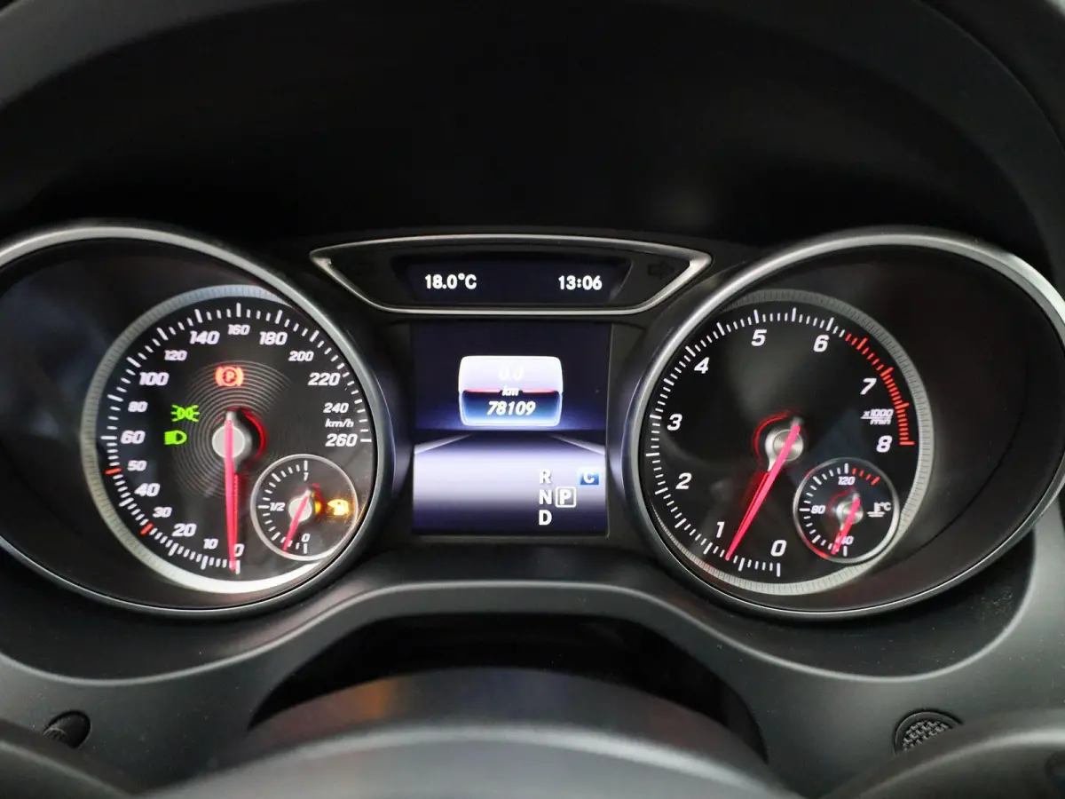 180 Business Solution AMG | Automaat | Panoramadak | Stoelverwarming | Camera  |
