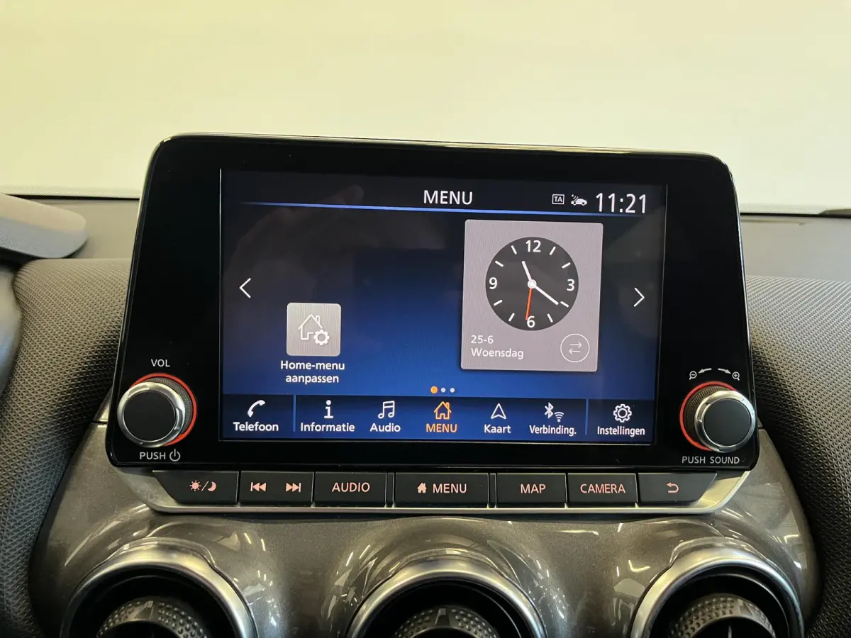1.0 DIG-T 114pk Automaat Business Edition Navigatie Apple Carplay/ Android Auto Camera Cruise Control Parkeersensoren achter Airco