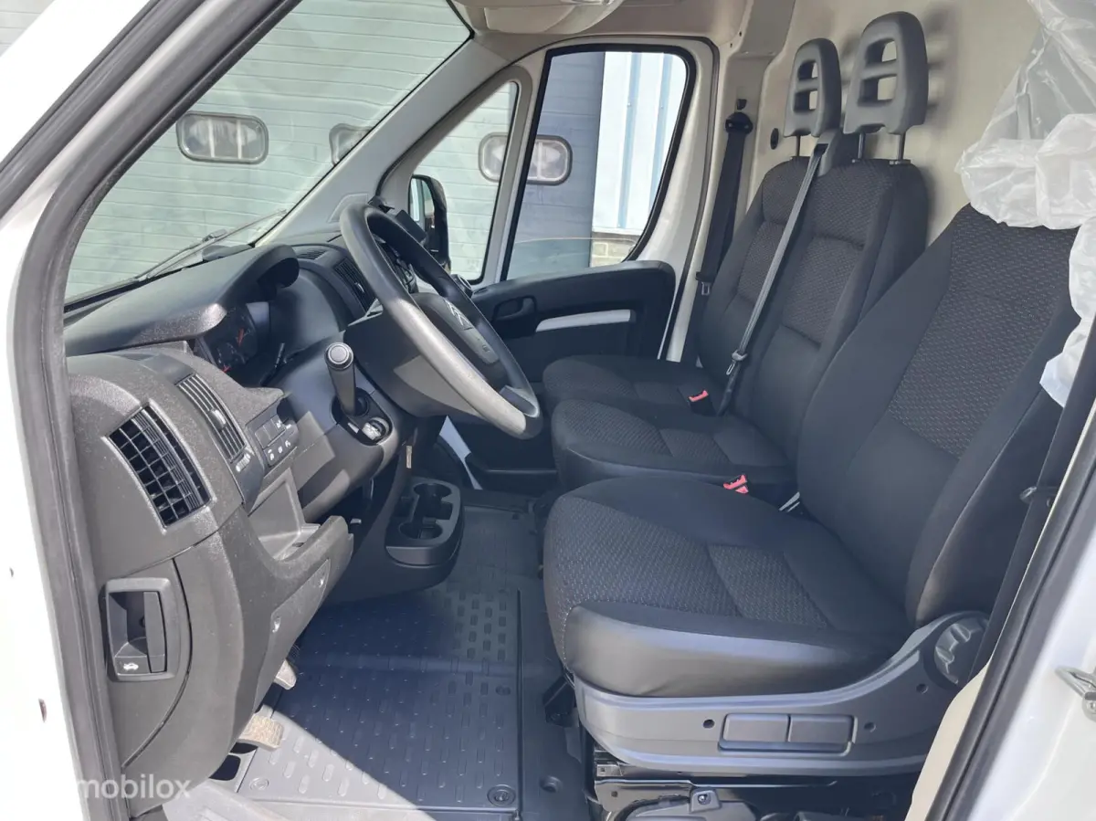 33 2.2 BlueHDi 120 L2H2 Control Economy