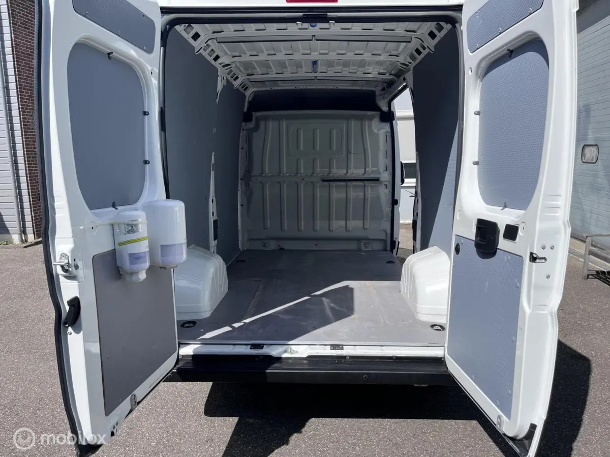 33 2.2 BlueHDi 120 L2H2 Control Economy
