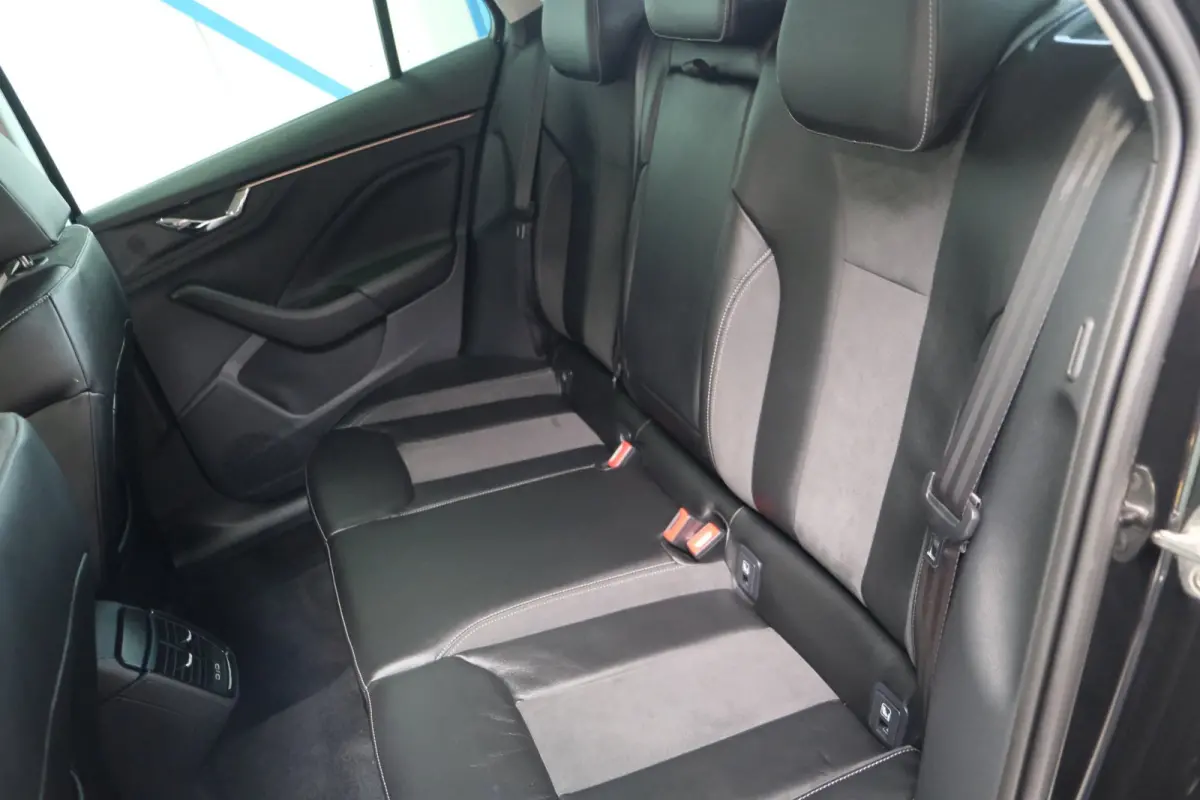 1.5 TSI ACT Business Edition Automaat - N.A.P. Airco, Camera, Cruise, Virtual Display, PDC.