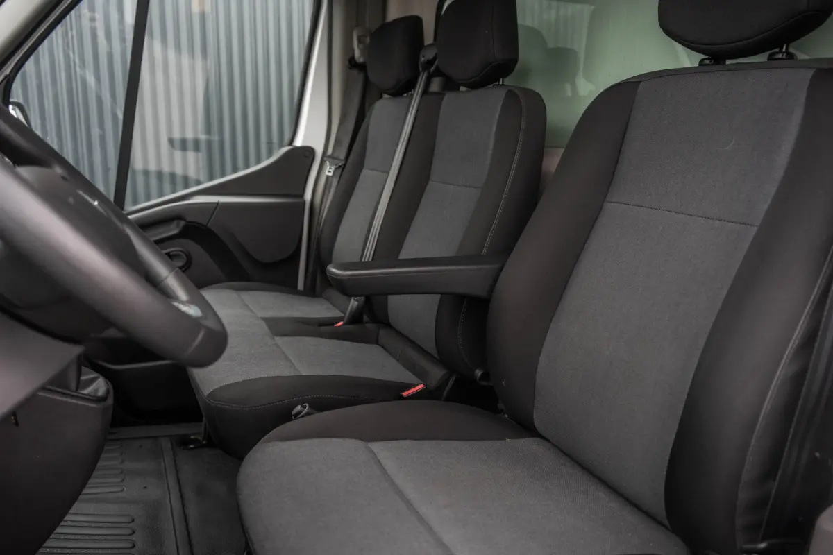 2.3dCi 146PK | Bakwagen met Laadklep | LED | Carplay | Camera | Cruise