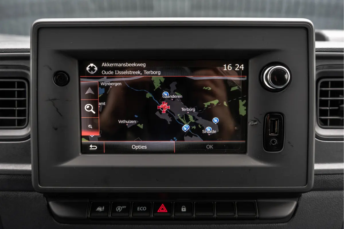 2.3dCi 146PK | Bakwagen met Laadklep | LED | Carplay | Camera | Cruise
