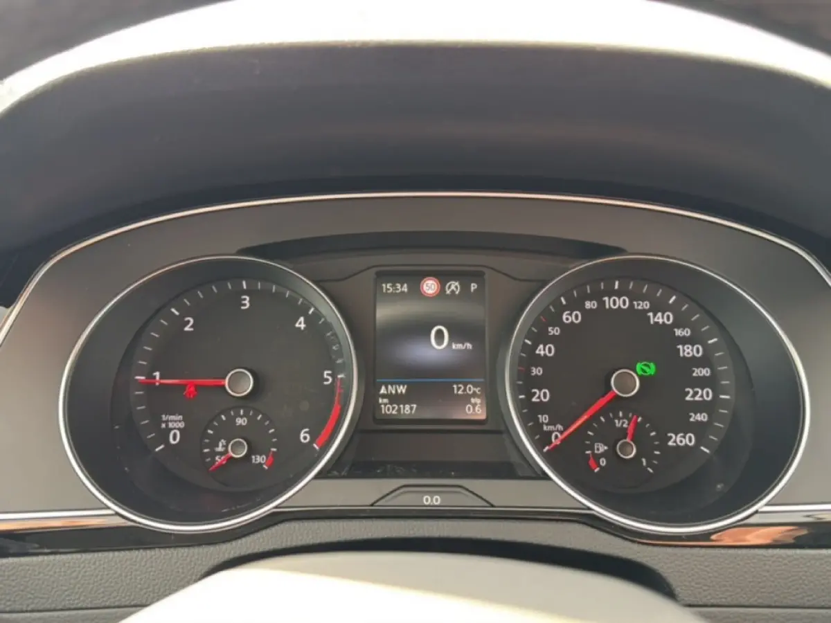 2.0 TDI BUSINESS TREKHAAK/CAMERA/ELEK-KLEP/IQ/ACC/STOEL+STUURVERW