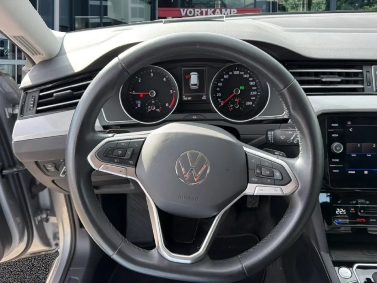 2.0 TDI BUSINESS TREKHAAK/CAMERA/ELEK-KLEP/IQ/ACC/STOEL+STUURVERW