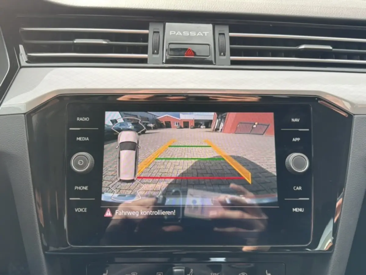 2.0 TDI BUSINESS TREKHAAK/CAMERA/ELEK-KLEP/IQ/ACC/STOEL+STUURVERW
