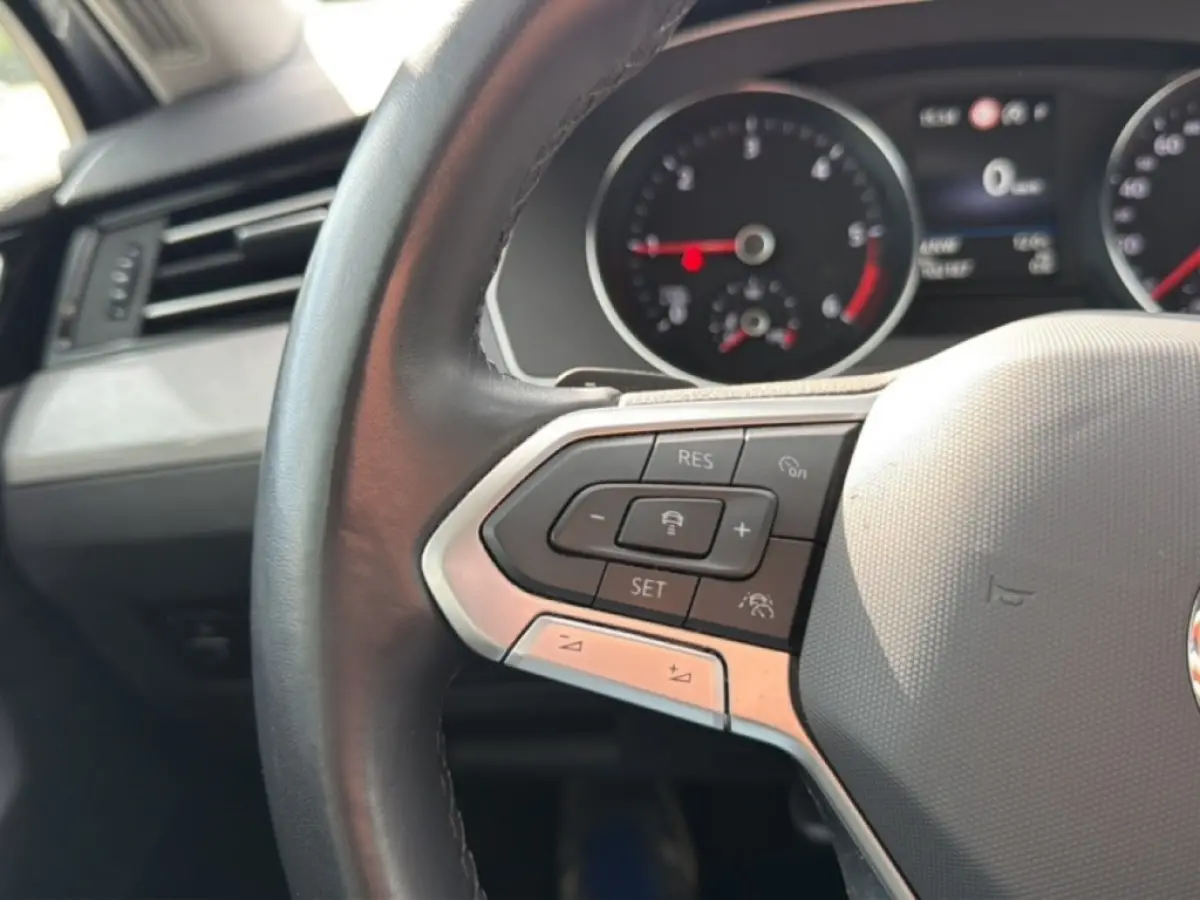 2.0 TDI BUSINESS TREKHAAK/CAMERA/ELEK-KLEP/IQ/ACC/STOEL+STUURVERW