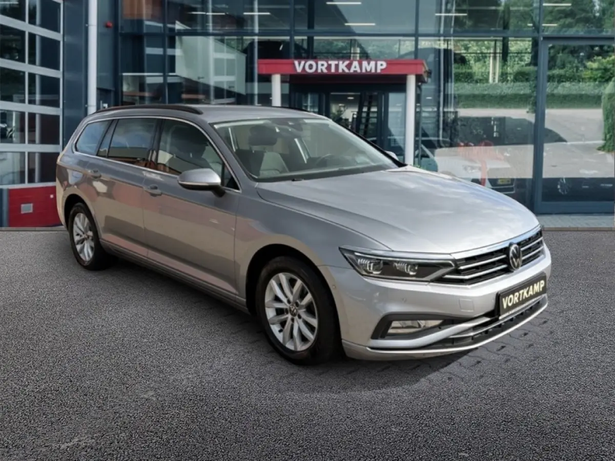 2.0 TDI BUSINESS TREKHAAK/CAMERA/ELEK-KLEP/IQ/ACC/STOEL+STUURVERW