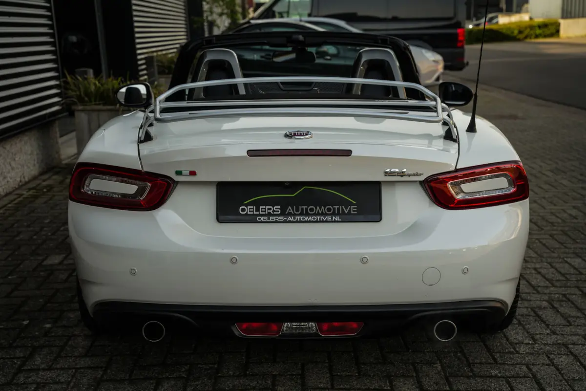 1.4 MultiAir Turbo Automaat | Navigatie | Parelmoer Lak | Bagagerek | Camera | DAB+ | Leder | LED |