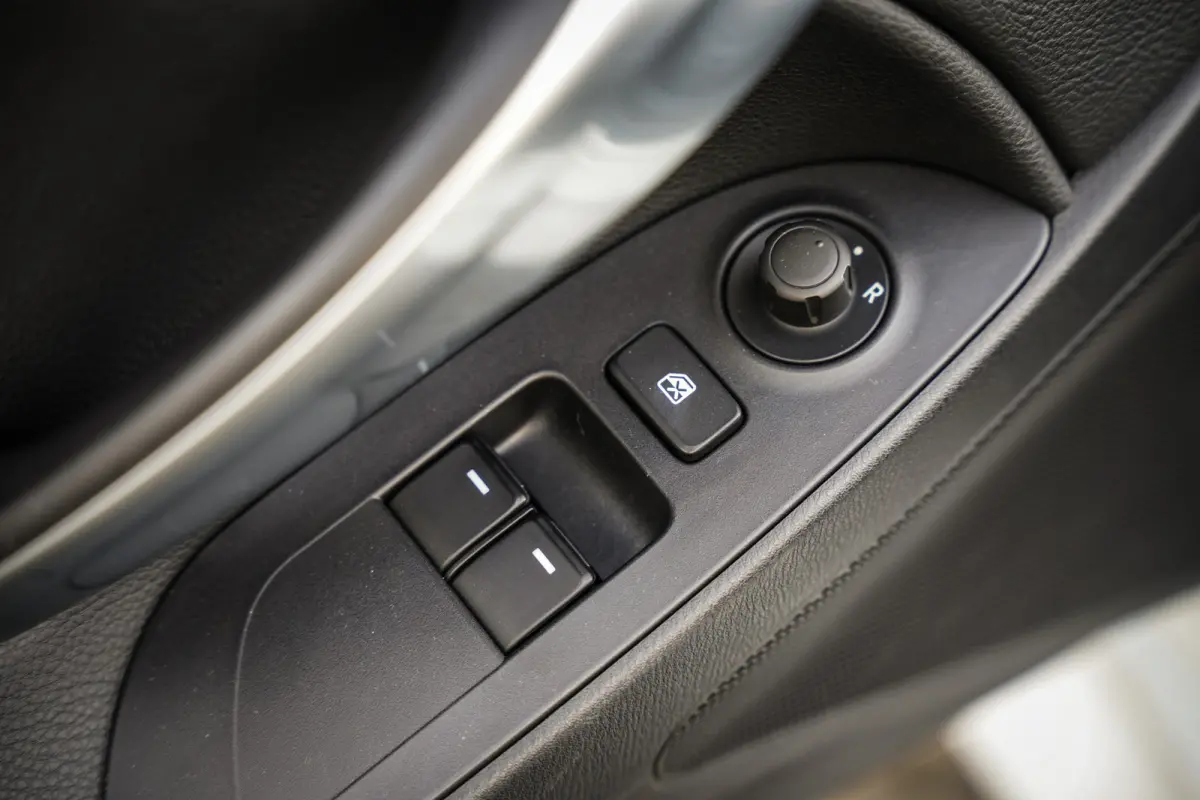 1.4 MultiAir Turbo Automaat | Navigatie | Parelmoer Lak | Bagagerek | Camera | DAB+ | Leder | LED |
