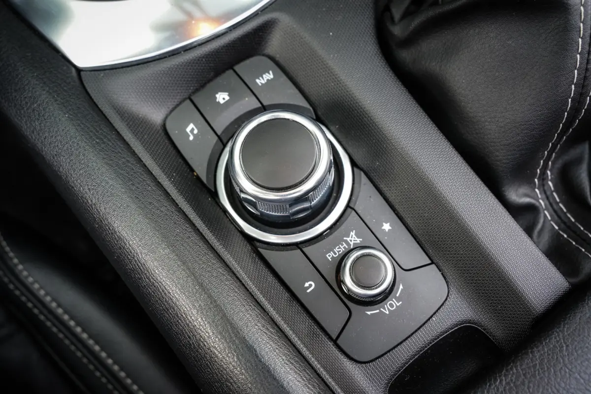 1.4 MultiAir Turbo Automaat | Navigatie | Parelmoer Lak | Bagagerek | Camera | DAB+ | Leder | LED |