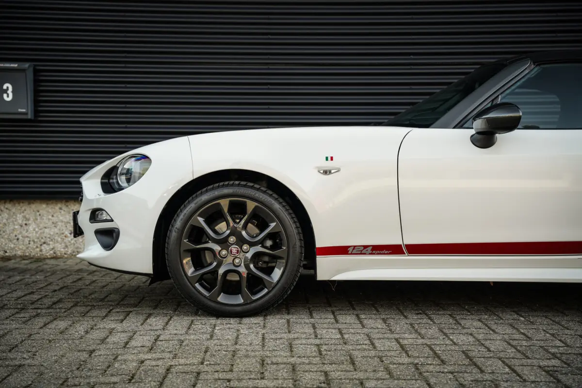 1.4 MultiAir Turbo Automaat | Navigatie | Parelmoer Lak | Bagagerek | Camera | DAB+ | Leder | LED |