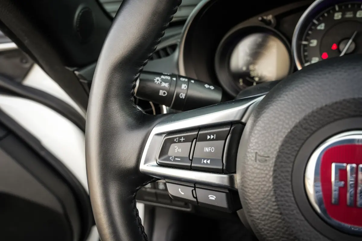 1.4 MultiAir Turbo Automaat | Navigatie | Parelmoer Lak | Bagagerek | Camera | DAB+ | Leder | LED |
