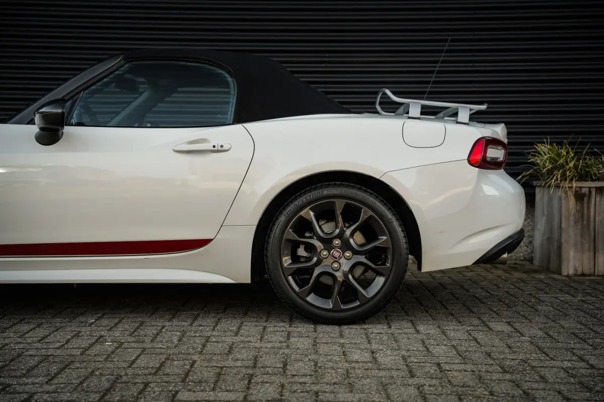 1.4 MultiAir Turbo Automaat | Navigatie | Parelmoer Lak | Bagagerek | Camera | DAB+ | Leder | LED |
