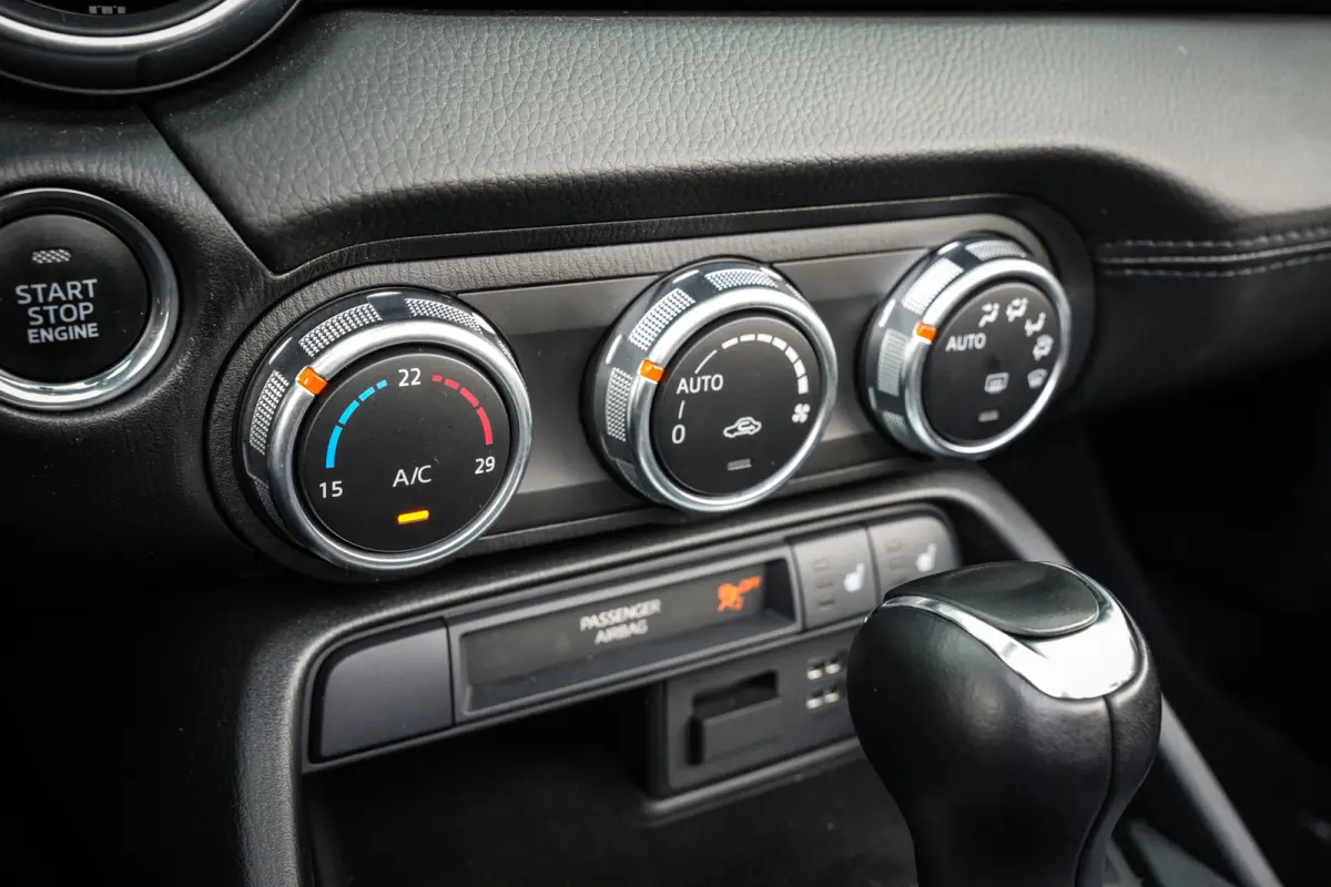 1.4 MultiAir Turbo Automaat | Navigatie | Parelmoer Lak | Bagagerek | Camera | DAB+ | Leder | LED |