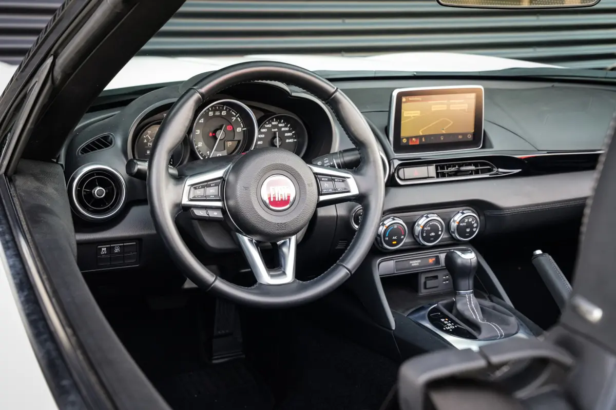 1.4 MultiAir Turbo Automaat | Navigatie | Parelmoer Lak | Bagagerek | Camera | DAB+ | Leder | LED |