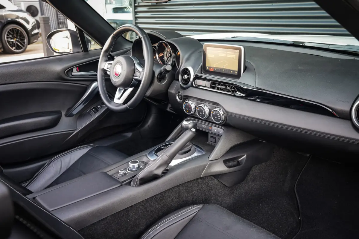 1.4 MultiAir Turbo Automaat | Navigatie | Parelmoer Lak | Bagagerek | Camera | DAB+ | Leder | LED |