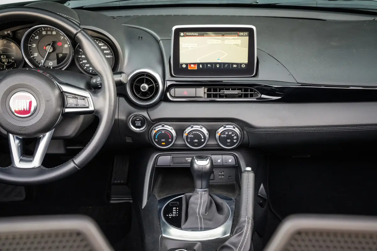 1.4 MultiAir Turbo Automaat | Navigatie | Parelmoer Lak | Bagagerek | Camera | DAB+ | Leder | LED |