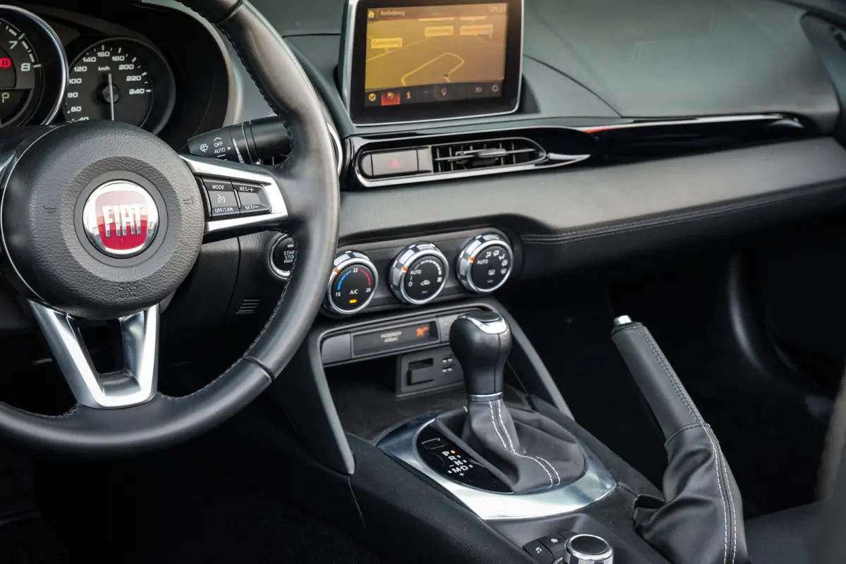 1.4 MultiAir Turbo Automaat | Navigatie | Parelmoer Lak | Bagagerek | Camera | DAB+ | Leder | LED |