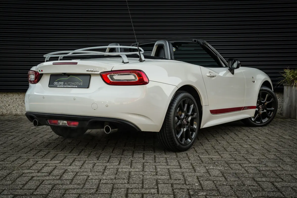 1.4 MultiAir Turbo Automaat | Navigatie | Parelmoer Lak | Bagagerek | Camera | DAB+ | Leder | LED |