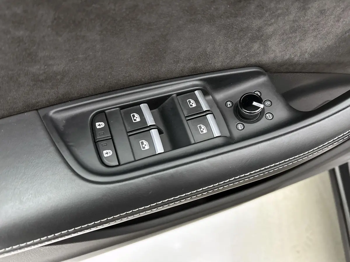 55 TFSI e quattro Pro Line S 381 PK | S-line | Automaat | Navigatie | Panoramadak | Audi soundsystem | Cruise Control | Stoelverwarming | Virtual Cockpit | LED | Lichtmetalen velgen | Privac