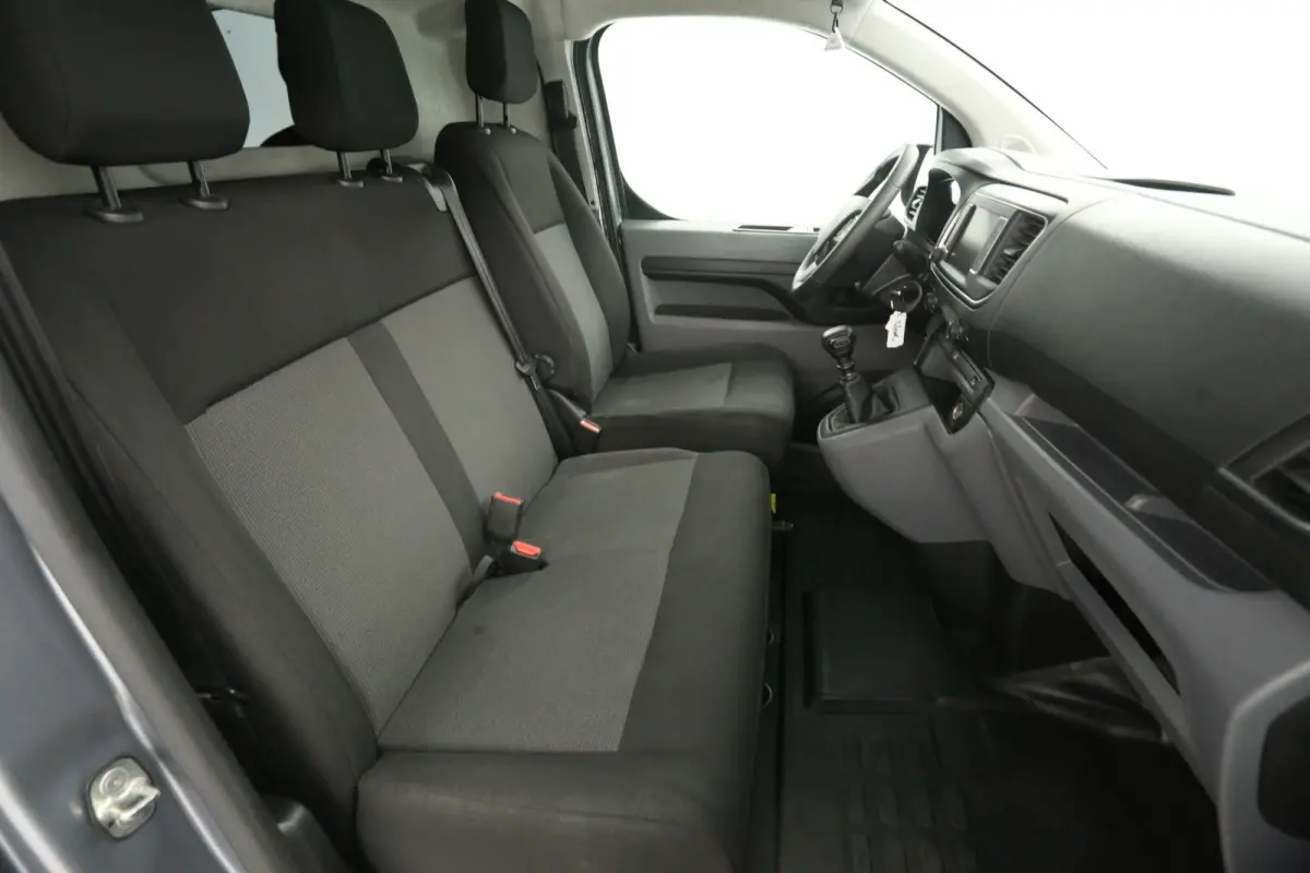 1.5 BlueHDI L2H1 | Airco | Cruise | 3 Zits | Carplay | Navi | Parkeersens.