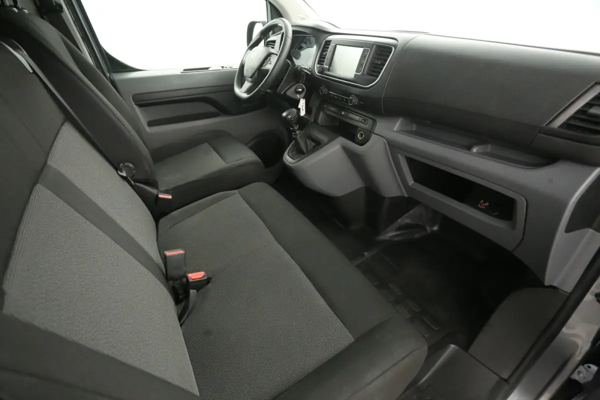 1.5 BlueHDI L2H1 | Airco | Cruise | 3 Zits | Carplay | Navi | Parkeersens.