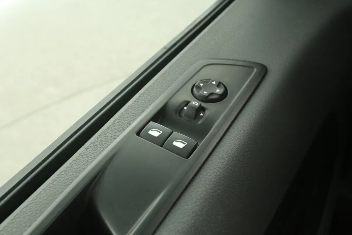 1.5 BlueHDI L2H1 | Airco | Cruise | 3 Zits | Carplay | Navi | Parkeersens.