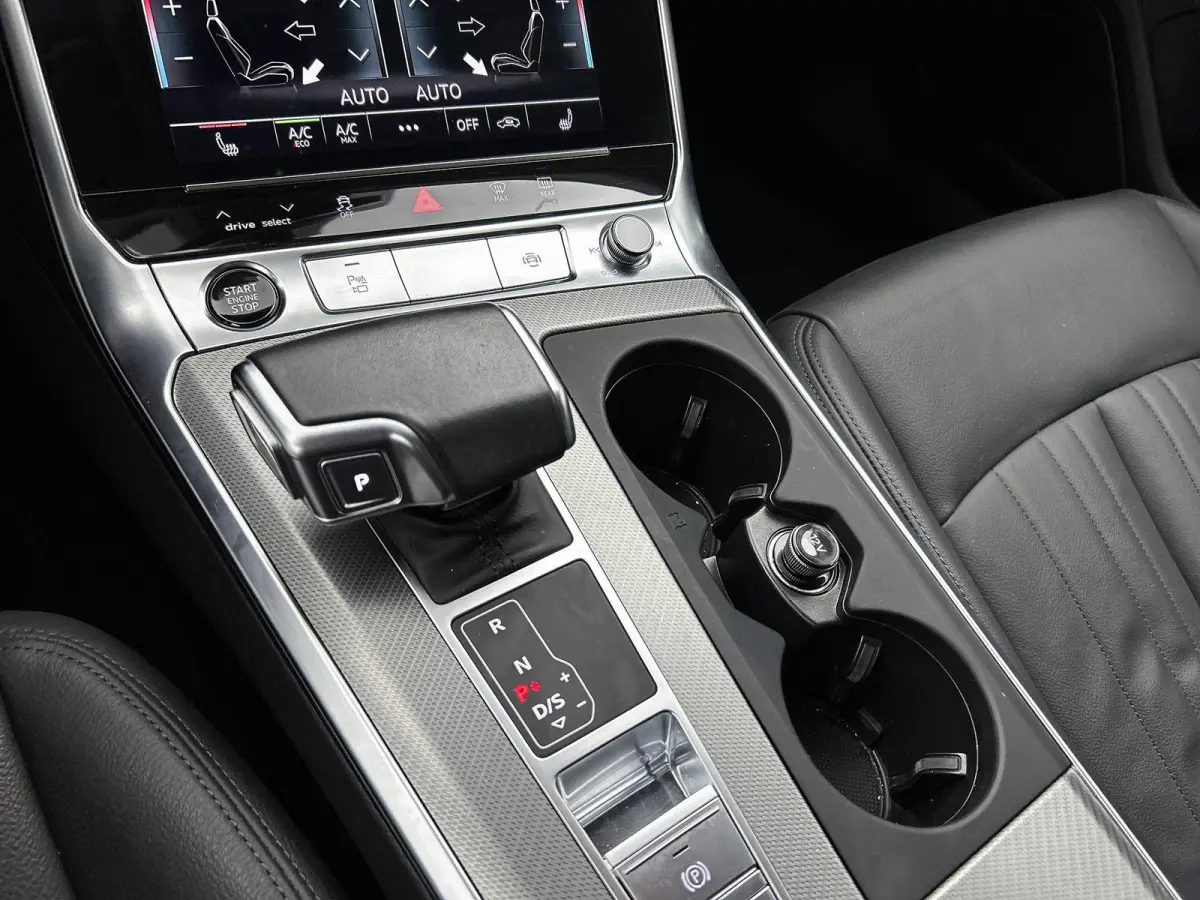 50 TFSI e quattro S edition 299 PK | Automaat | Trekhaak | Stoelverwarming | Elektrische stoelen met geheugen functie | Adaptive Cruise Control | Dodehoek detectie | Camera | Climate Control