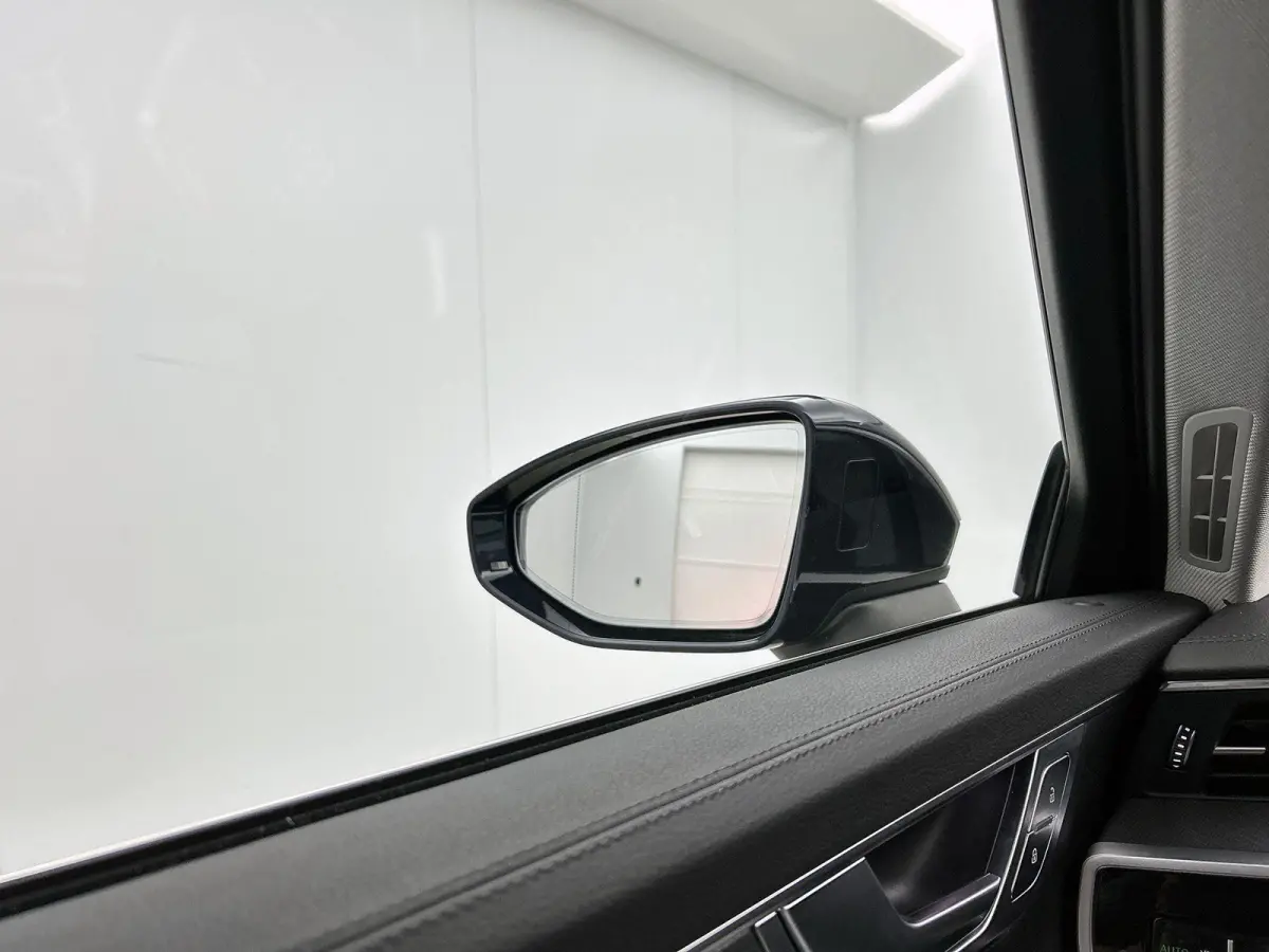50 TFSI e quattro S edition 299 PK | Automaat | Trekhaak | Stoelverwarming | Elektrische stoelen met geheugen functie | Adaptive Cruise Control | Dodehoek detectie | Camera | Climate Control