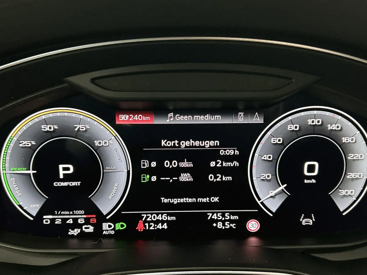 50 TFSI e quattro S edition 299 PK | Automaat | Trekhaak | Stoelverwarming | Elektrische stoelen met geheugen functie | Adaptive Cruise Control | Dodehoek detectie | Camera | Climate Control