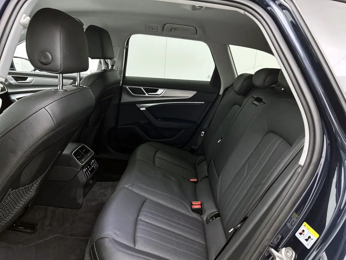 50 TFSI e quattro S edition 299 PK | Automaat | Trekhaak | Stoelverwarming | Elektrische stoelen met geheugen functie | Adaptive Cruise Control | Dodehoek detectie | Camera | Climate Control